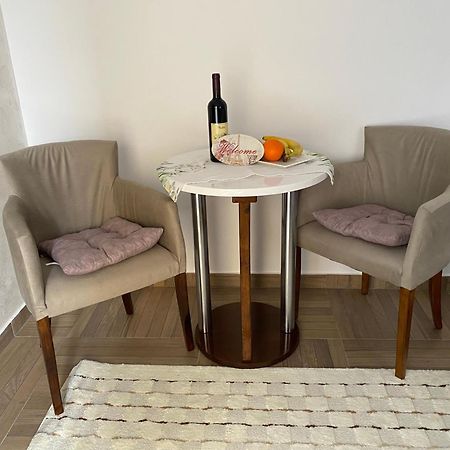 Apartmani Emily & Jully Niksic Exterior photo