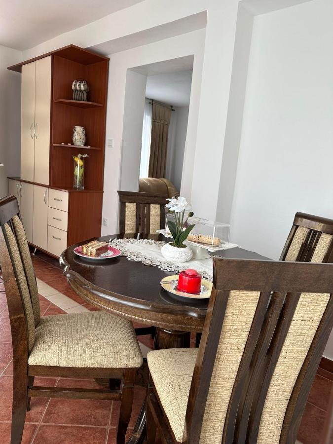 Apartmani Emily & Jully Niksic Exterior photo