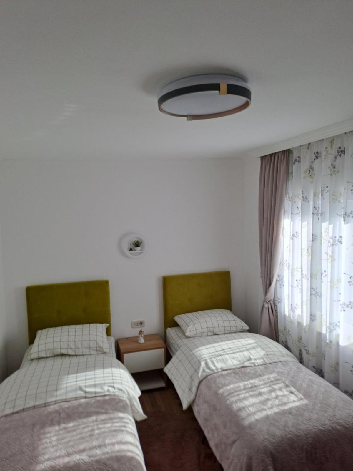 Apartmani Emily & Jully Niksic Exterior photo